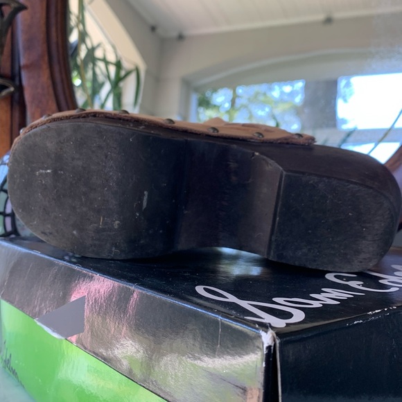 Sam Edelman Wood and Leather Clogs with Decorative Festhers - Picture 7 of 8